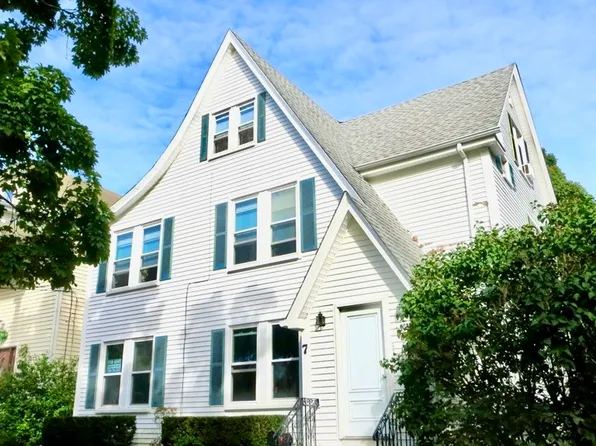 7 Oaklawn St #3, New Bedford, MA 02744
