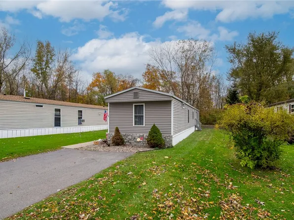 188 Cortland Dr, Ontario, NY 14519