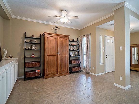 4th image of 11831 Briarwood Ln