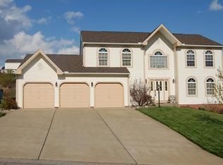 451 Peregrine Dr, North Huntingdon, PA 15642