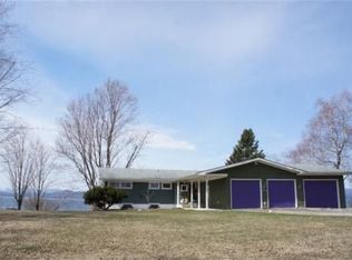 575 Hills Point Rd, Charlotte, VT 05445