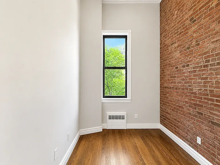 234 W 14th St #R2C — Photo 4