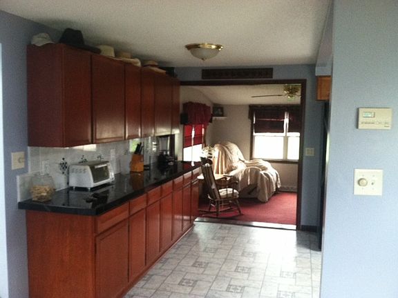 4th image of 17 Biscayne Dr