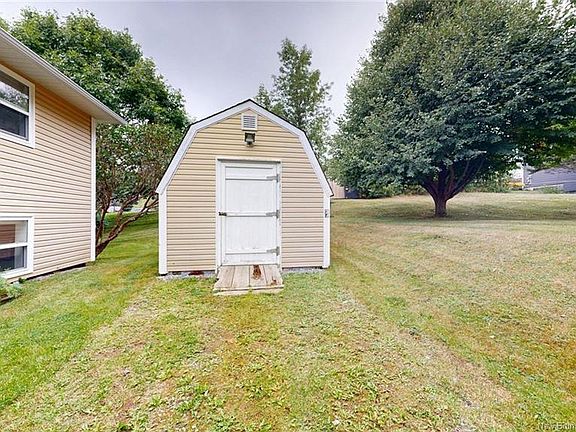 3rd image of 125 Old Rd