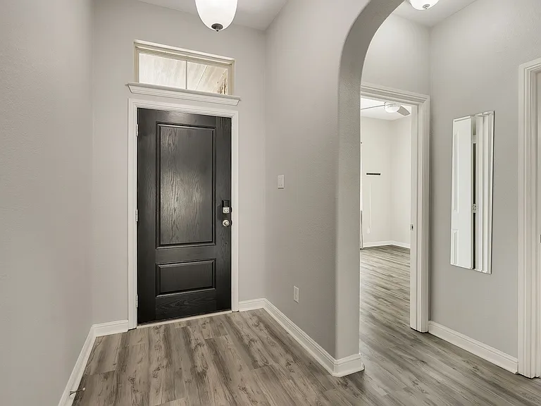 1513 Canary Ln — Photo 4