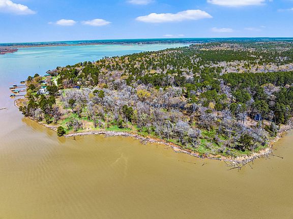 3rd image of 2405 Barretts Landing Rd