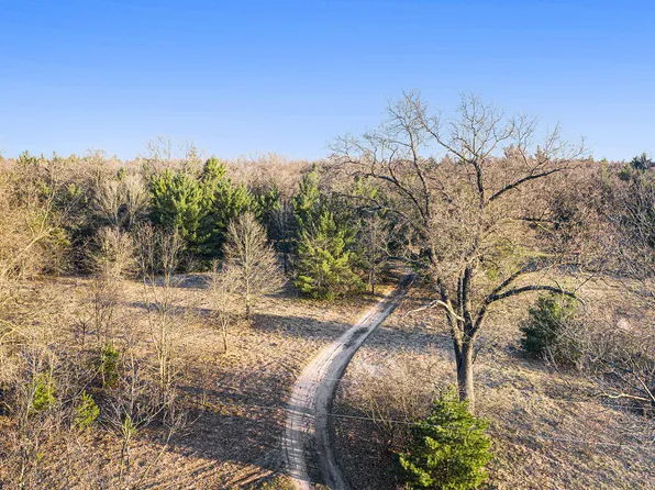 3275 Skeels Rd, Holton, MI 49425