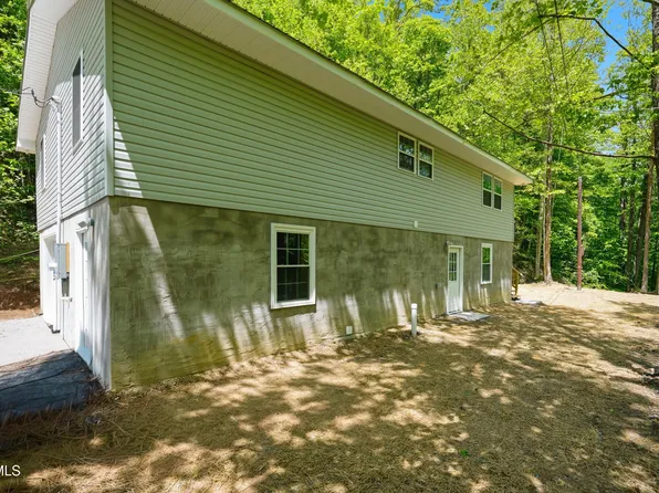 14722 Bull Run Rd, Coeburn, VA 24230