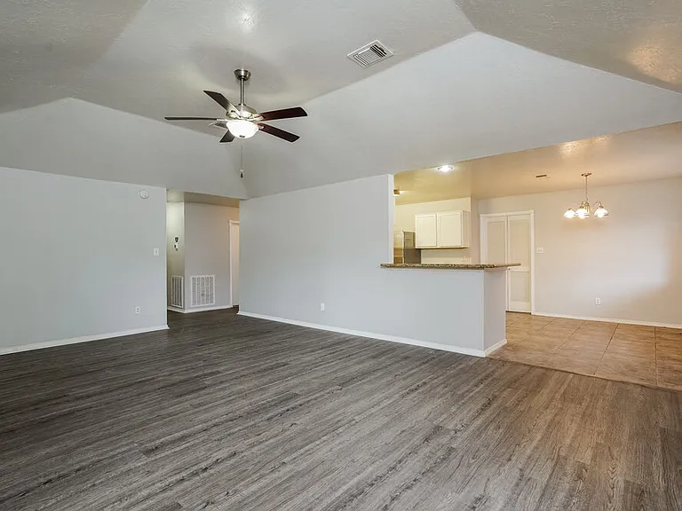 16746 Summer Dawn Ln — Photo 6