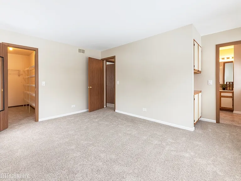 554 Abbeywood Dr — Photo 16
