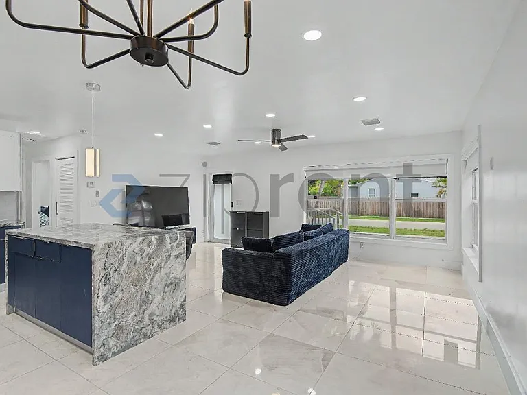 1615 Taft St — Photo 10