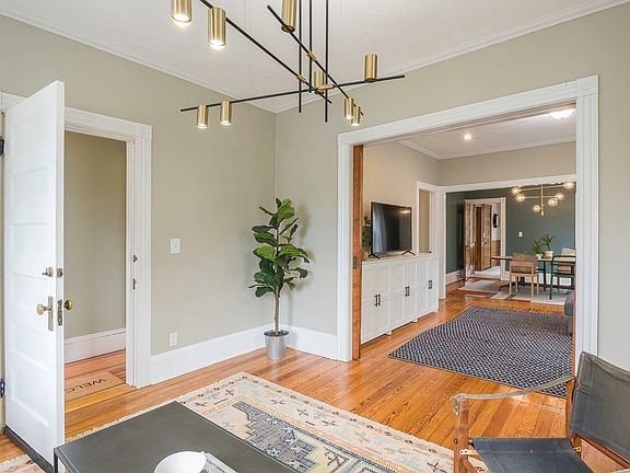 3rd image of 160 Grand Ave #2