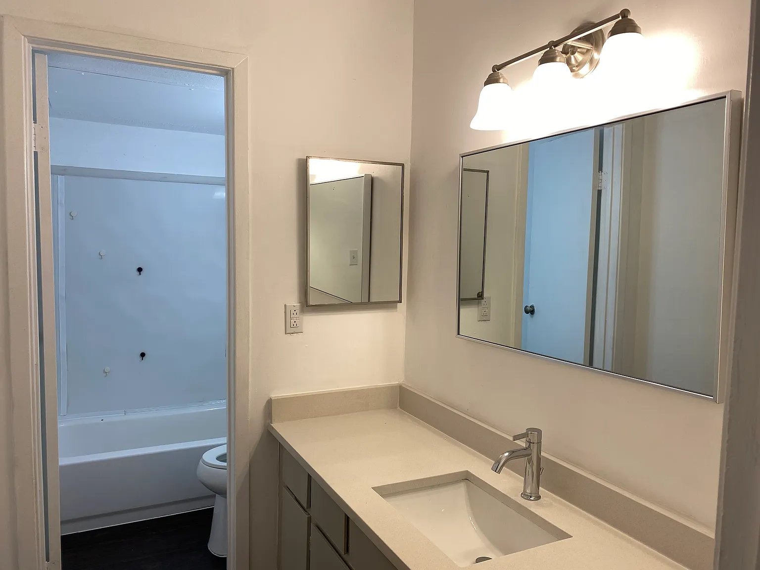 6601 Sands Point Dr — Photo 2