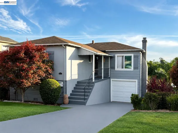 8233 Golf Links Rd, Oakland, CA 94605