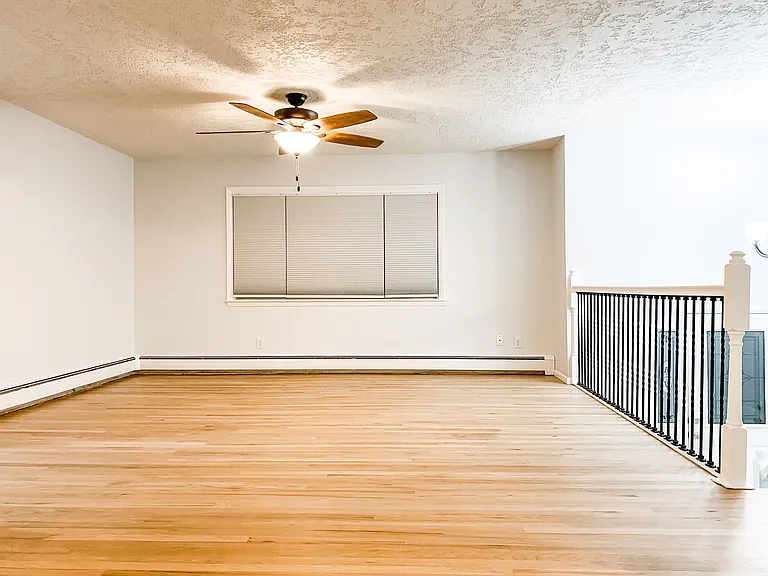 5033 Pineridge Ave — Photo 4