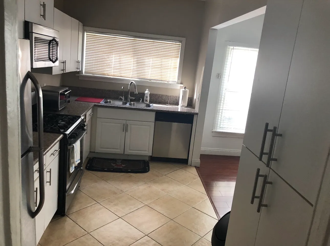 2 bed, 1300 sqft, $3,799 — Photo 1