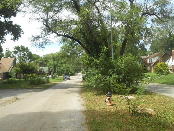 4th image of 7420 Forest Ave