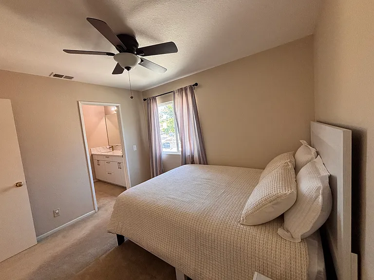 2209 Canyon Dr — Photo 12