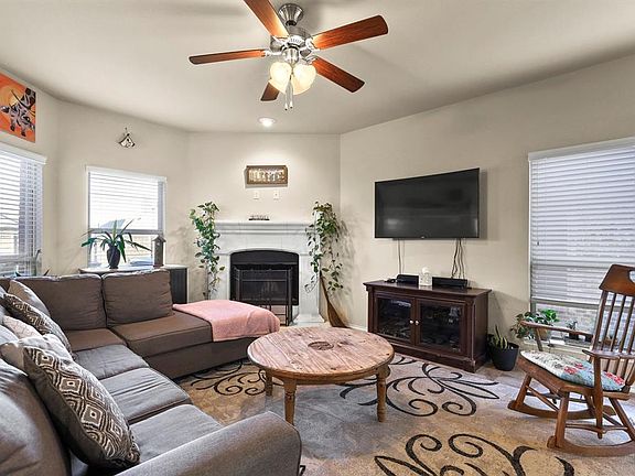 5th image of 9812 Cottontail Ln