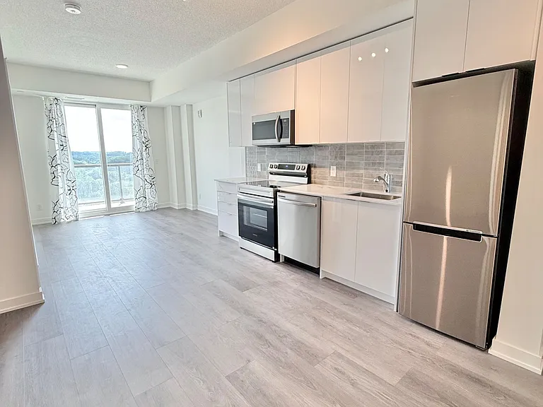 33 Erie Ave #1012 — Photo 3