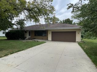 5192 S Froemming Dr, Hales Corners, WI 53130