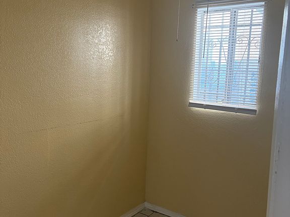 5th image of 1126 E 69th St