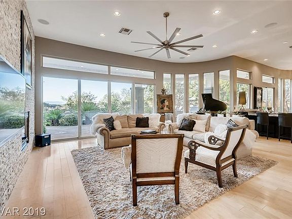 3rd image of 42 Isleworth Dr