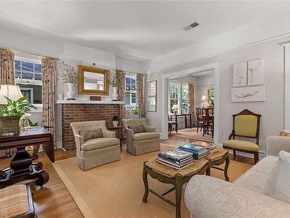 3rd image of 18 Lemoyne Pl
