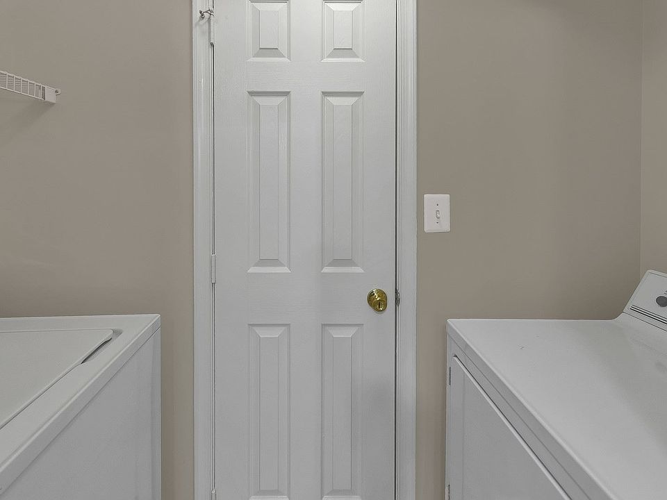 05_Blackstone_Apartments_095_mls
