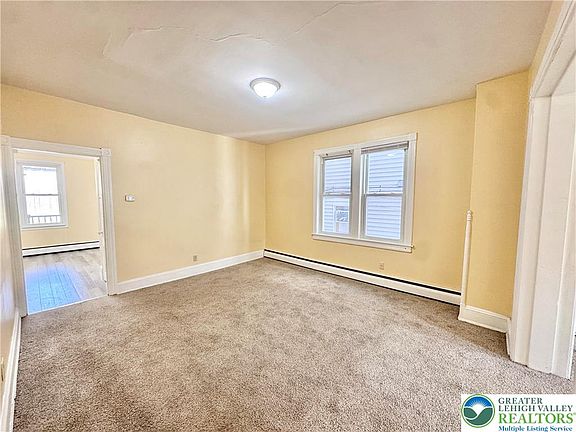 5th image of 713-715 E 5th St