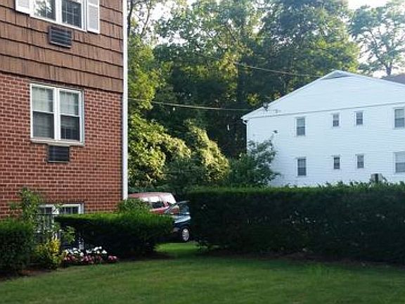 2nd image of 47 Lorraine Ter APT 211