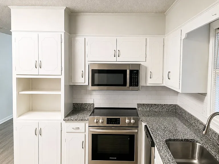 1820 Cumberland Ave SW — Photo 4