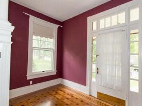 4th image of 1305 S Broadway St