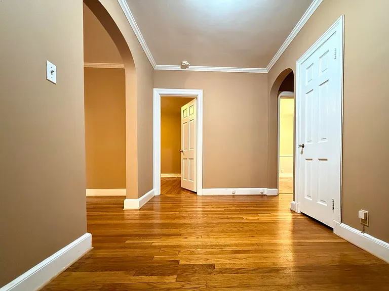80 Strathmore Rd #1 — Photo 4