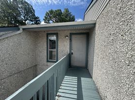 910 Brett Dr