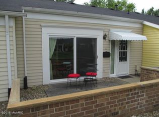 703 Carriage Ln, Jenison, MI 49428