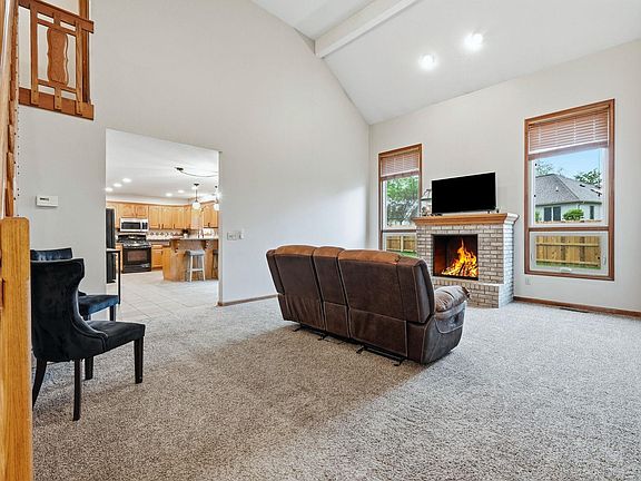 4th image of 1686 E Brookside Trl