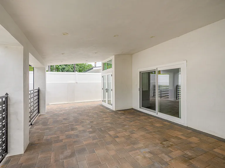 7851 Mary Ellen Ave — Photo 33