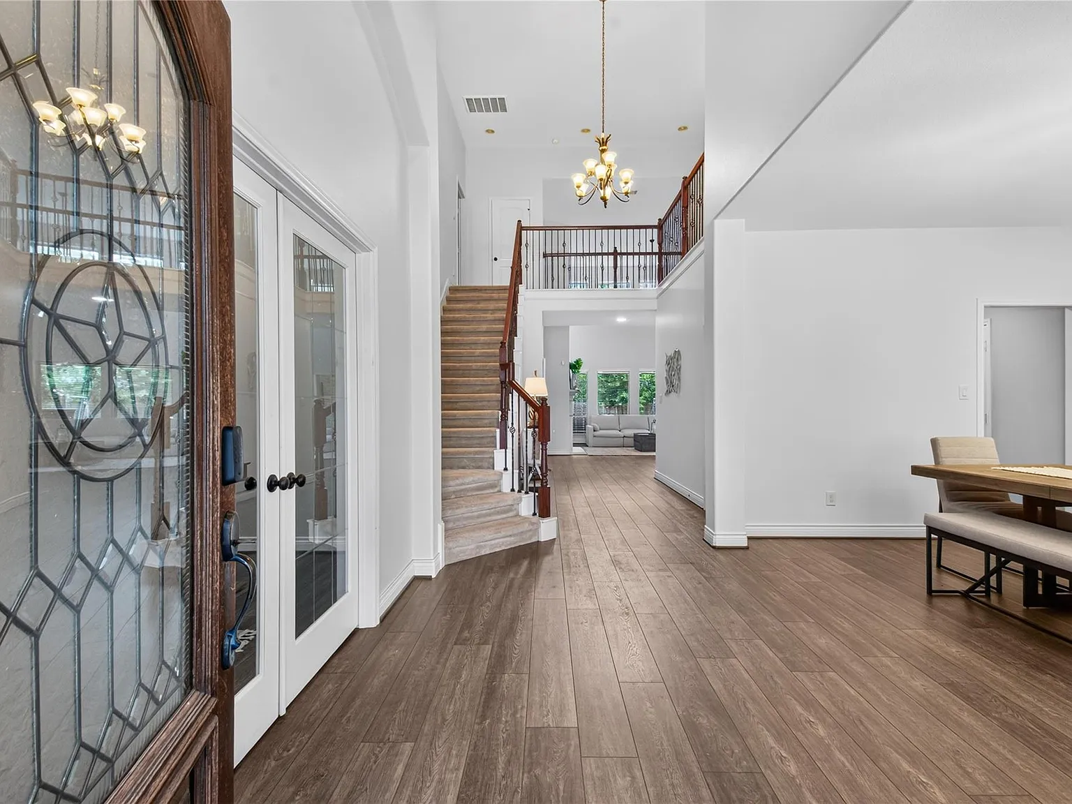 4 bed, 4.0 bath, 3817 sqft, $3,800 — Photo 4