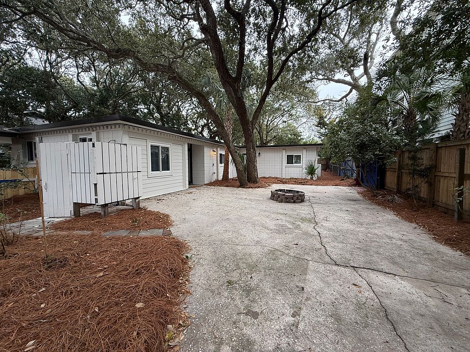 1st image of 806 Palm Blvd #A