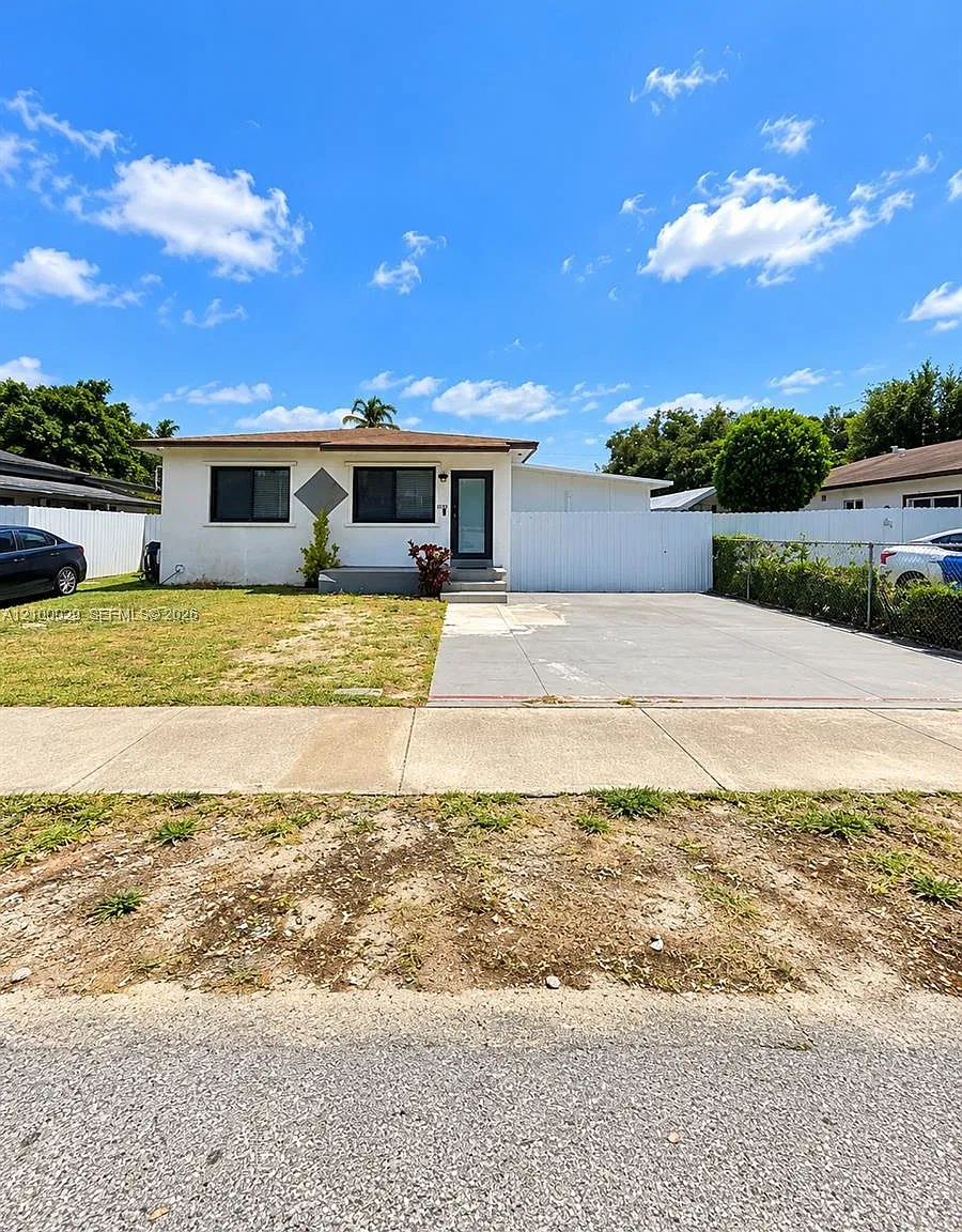 Home Owners Paradise — Photo 1