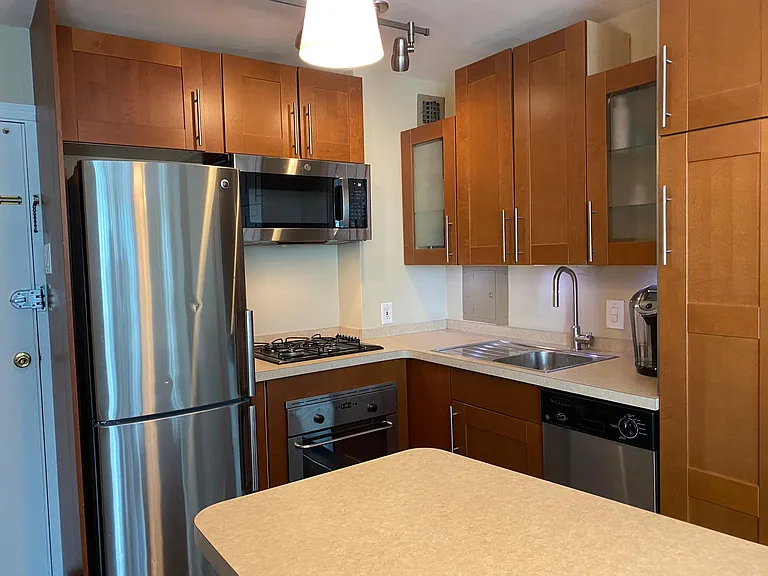 2800 Wisconsin Ave NW #409 — Photo 2