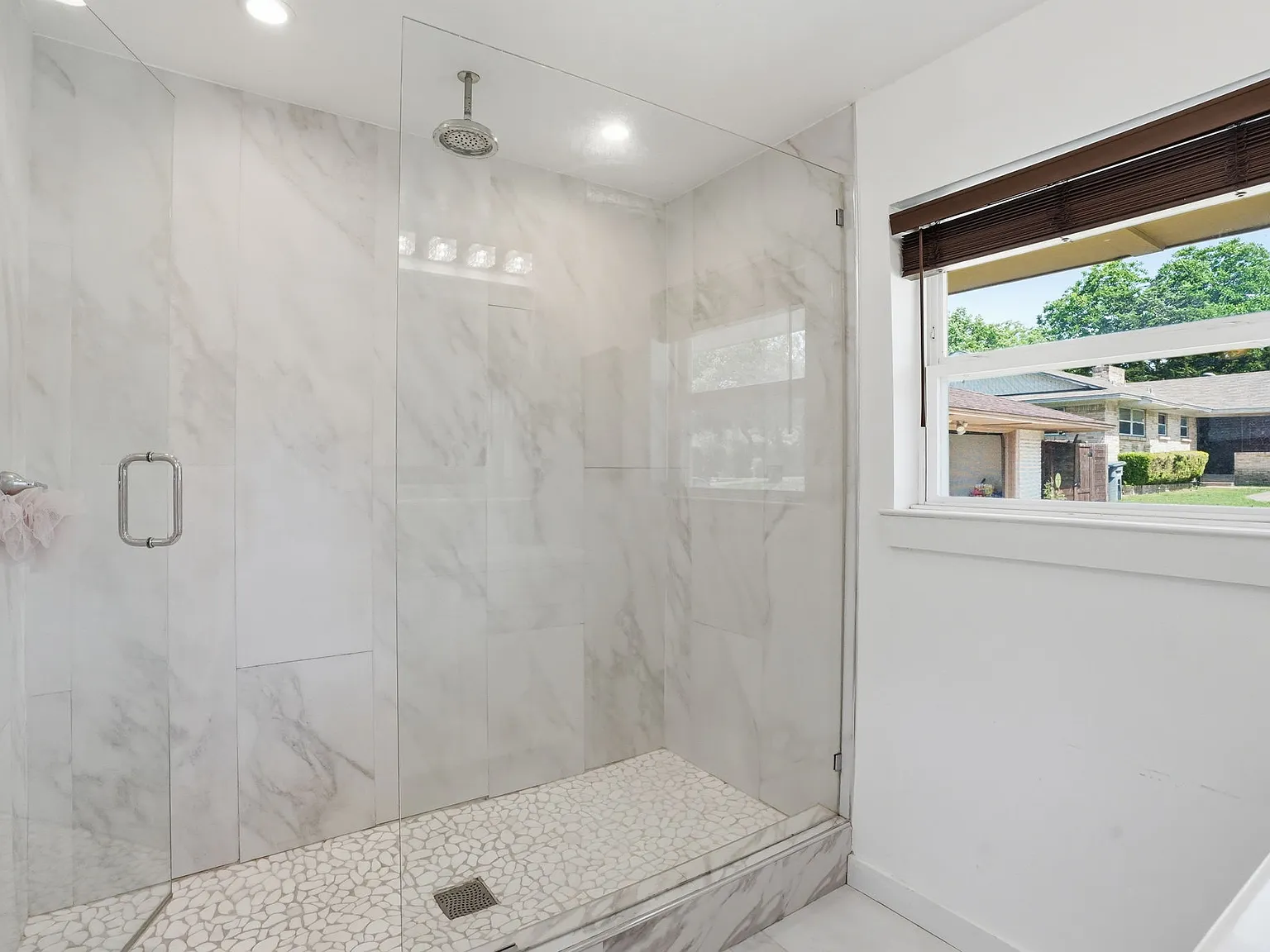 3 bed, 1866 sqft, $2,500 — Photo 4