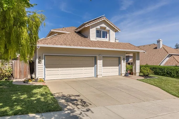 567 Amberwood Way photo 1
