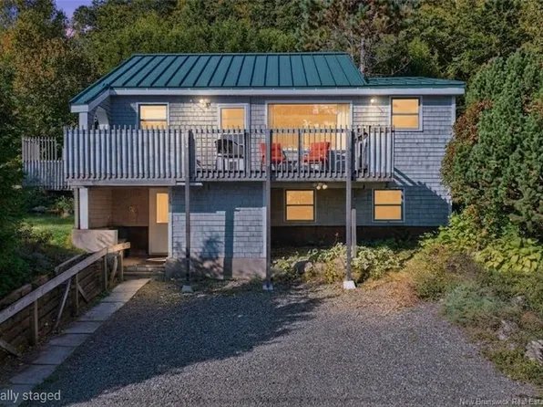 28 Young St, Grand Bay Westfield, NB E5K 2P8