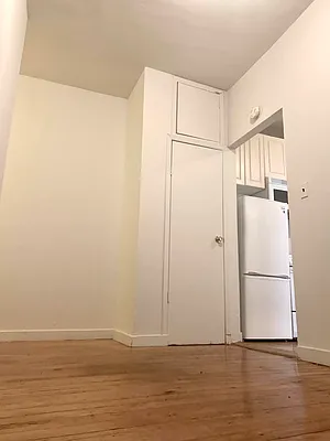 Rented by Bond New York | media 17