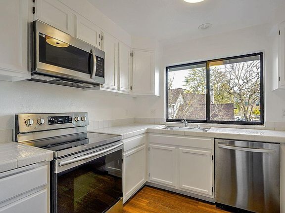 3rd image of 1755 Novato Blvd APT K21
