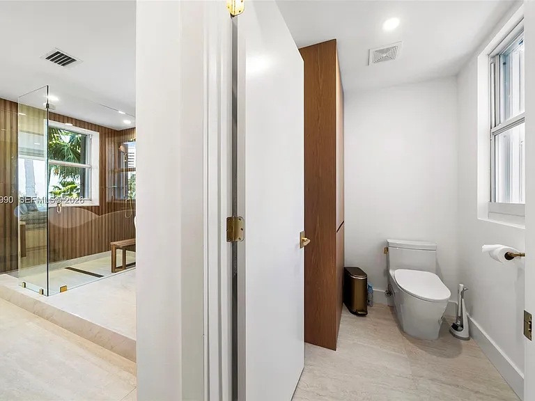 701 Crandon Blvd #401 — Photo 27