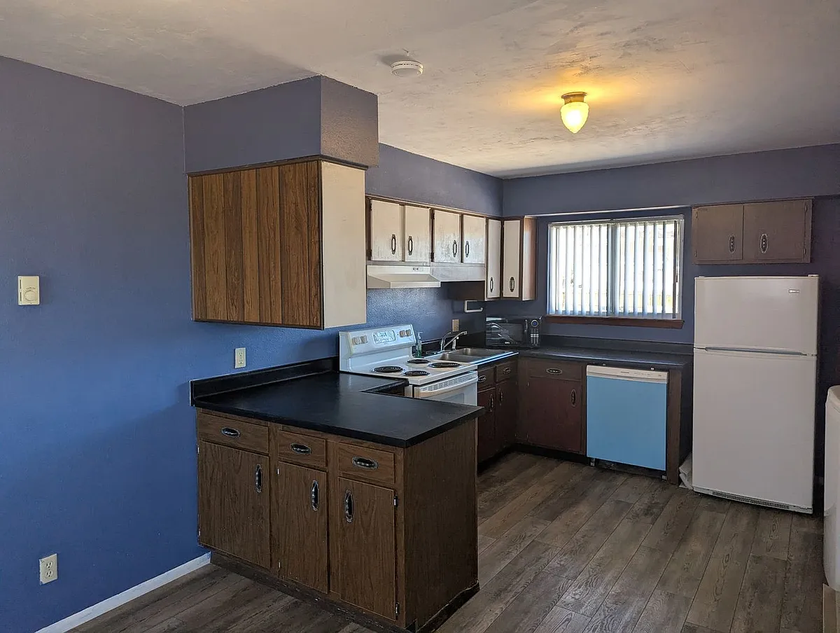 Building Photo - 75 Park Ln #C