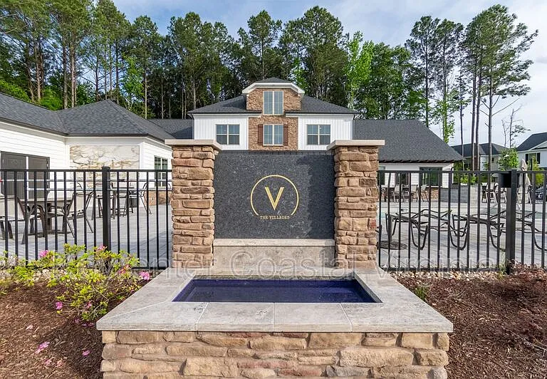 1302 Kathy Ann Way E — Photo 20